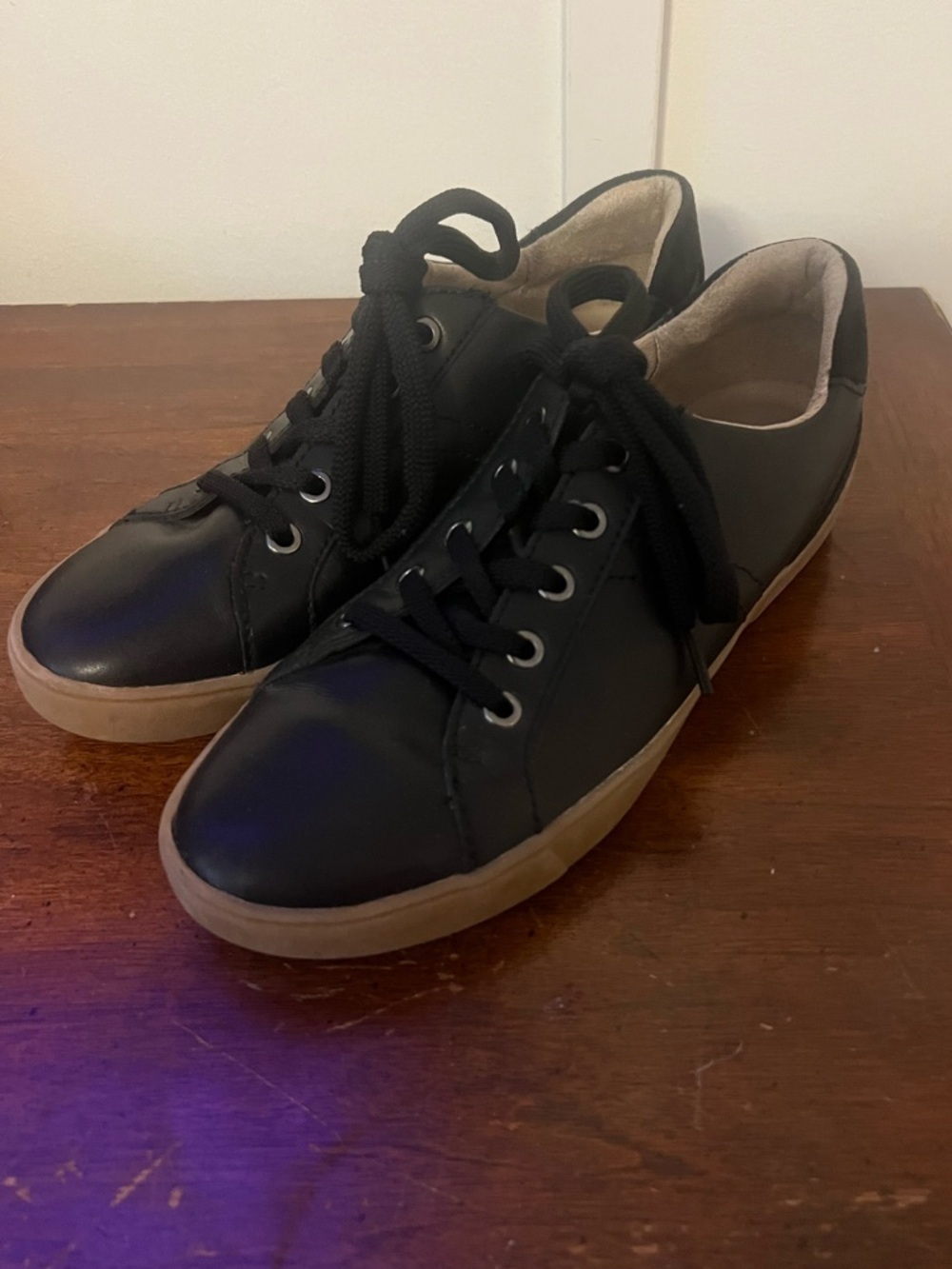 Naturalizer Black Lace-Up Women's Sneakers with Cream Lining size 8.5